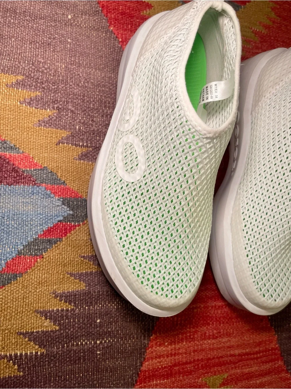 OOFOS White Omga Chukka Recovery Shoe Size 7